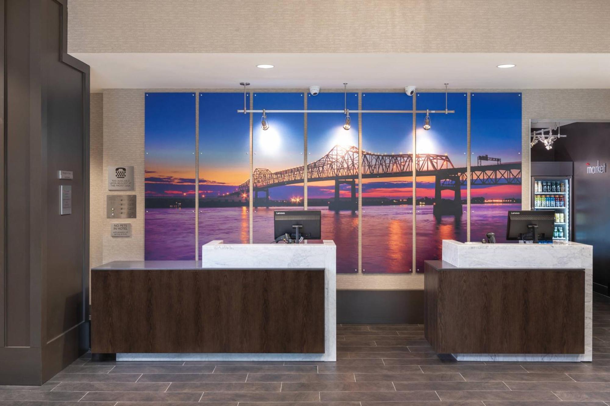 Courtyard By Marriott Baton Rouge Downtown Hotel Exterior photo