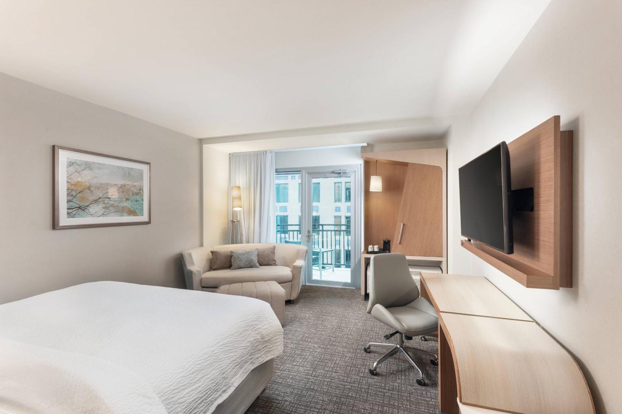 Courtyard By Marriott Baton Rouge Downtown Hotel Exterior photo